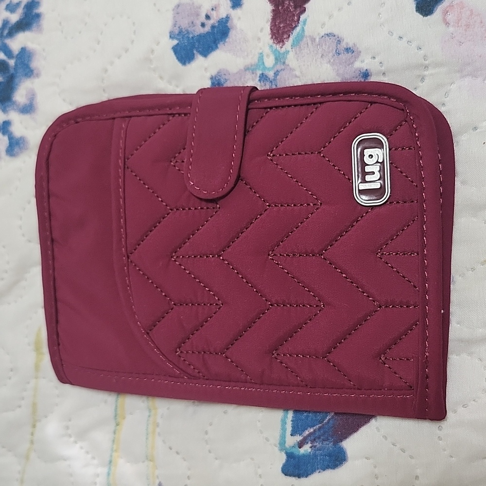 Lug pilot passport holder